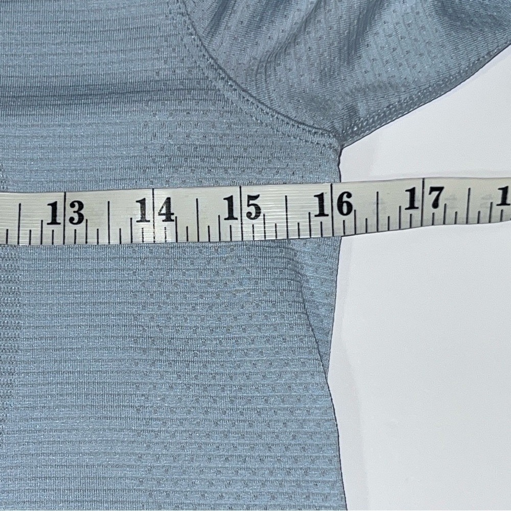 Lululemon Women long sleeve Swiftly Tech in Haze Blue Shirt - Picture 10 of 11